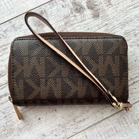 Michael Kors Black Wristlet Wallet - Picture 6 of 9